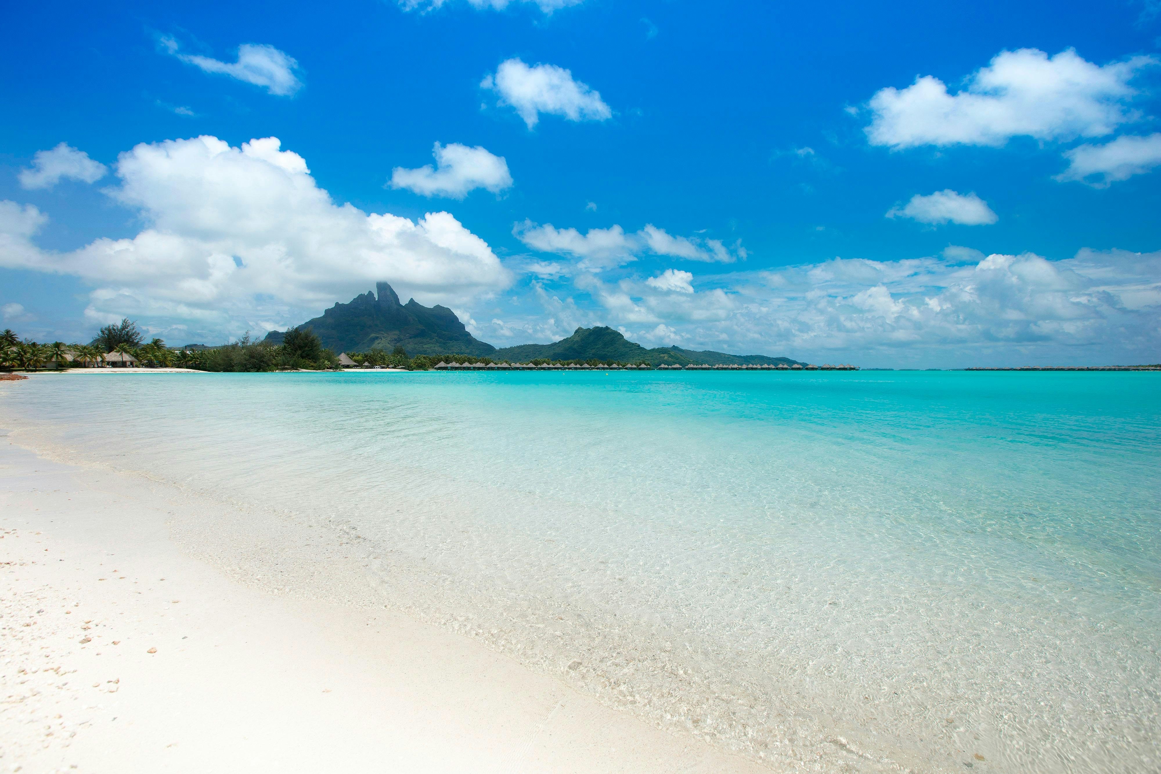 The St Regis Bora Bora Resort 83/84