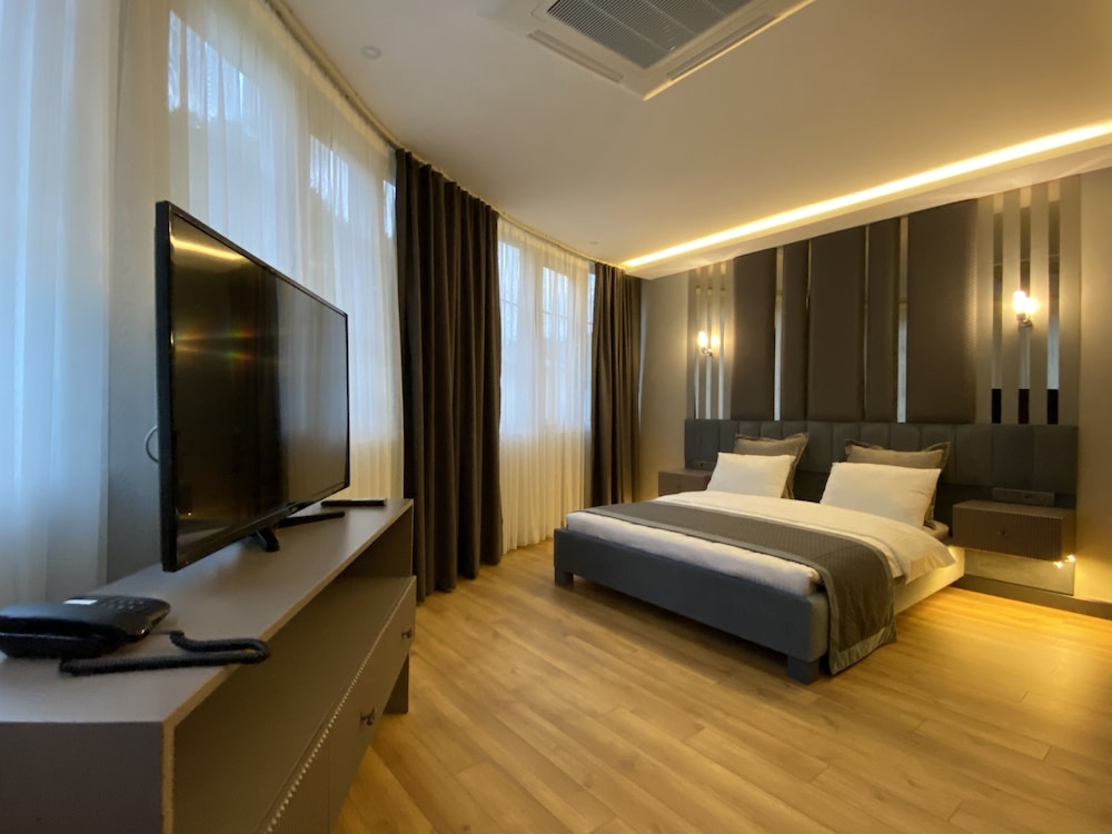 VOICE HOTEL 16/41