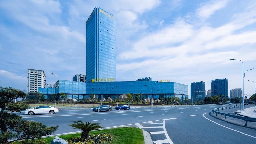 Haili New Century Grand Hotel Haiyan 3/45