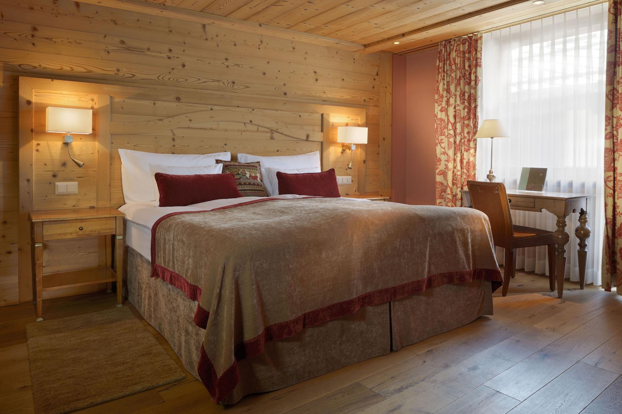Petite, Chalet, Suite, Mountain View