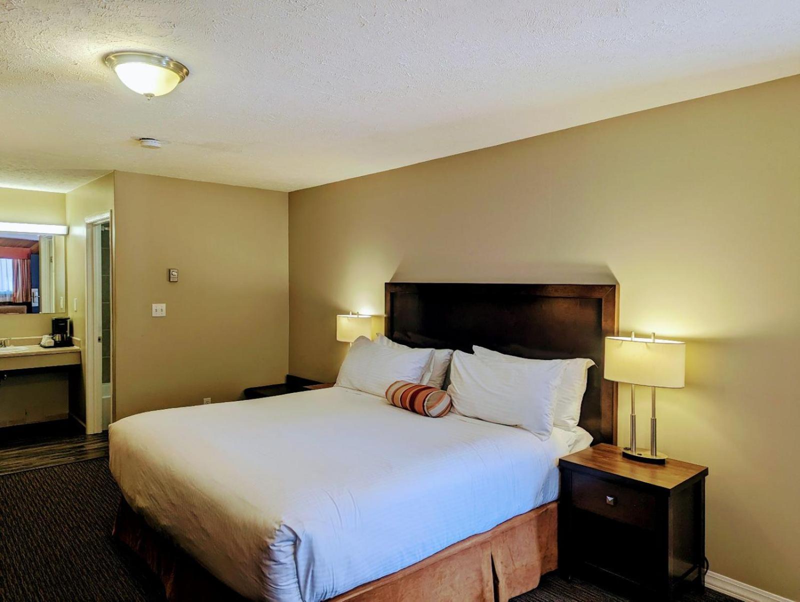 Alpine Inn & Suites 7/50