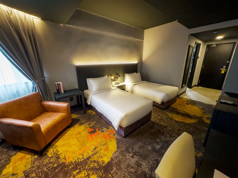 PREMIER, TWIN BEDS