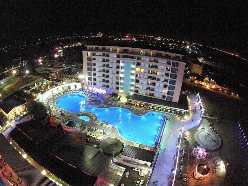 Phoenicia Luxury 3/55