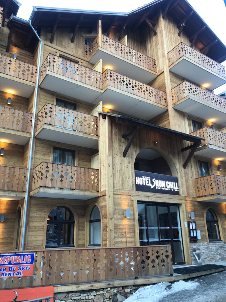 Snow Chill Hotel 1/48