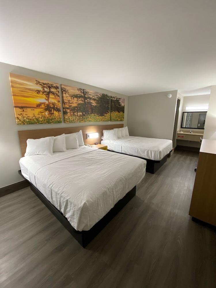 Days Inn by Wyndham Leeds 12/21