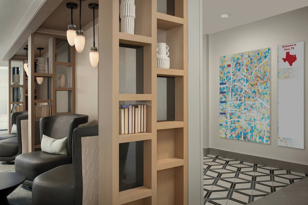 Fairfield by Marriott Inn & Suites Paris 6/25