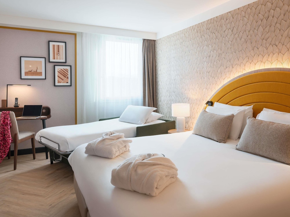 MERCURE Chartres Est 17/65