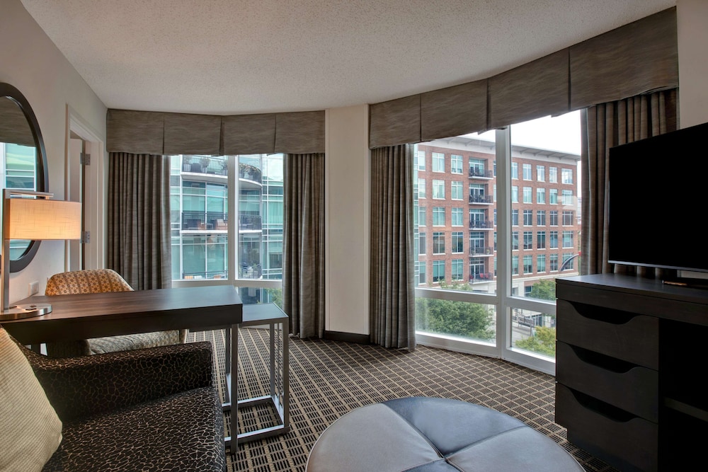 Hampton Inn & Suites Greenville Downtown RiverPlace 37/52