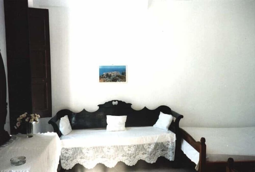 Marcos Rooms 10/44