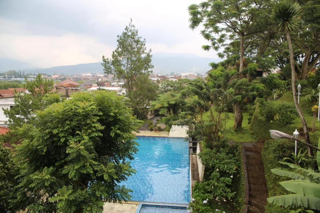 La Oma Hotel Lembang 16/24