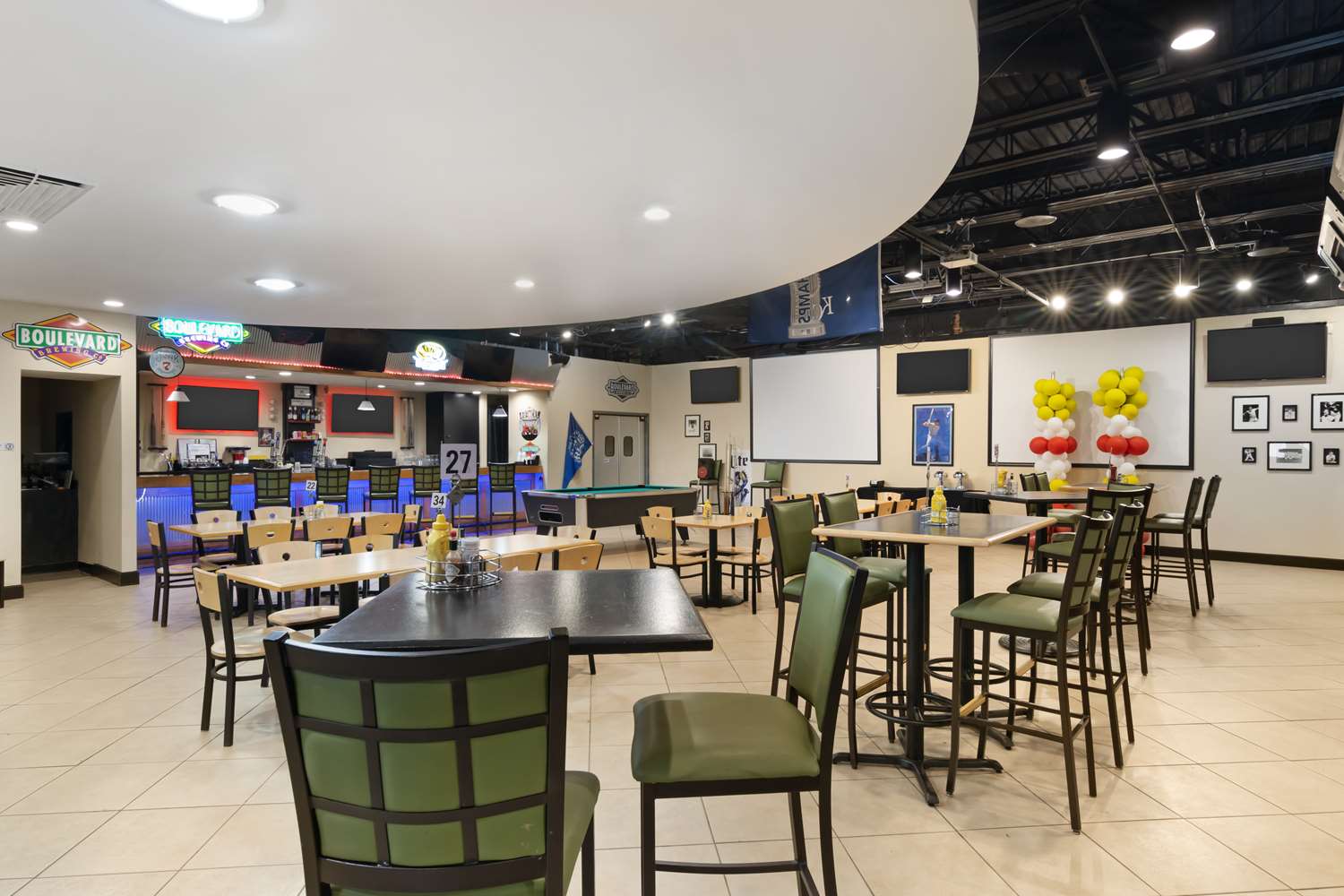 restaurant cafeteria