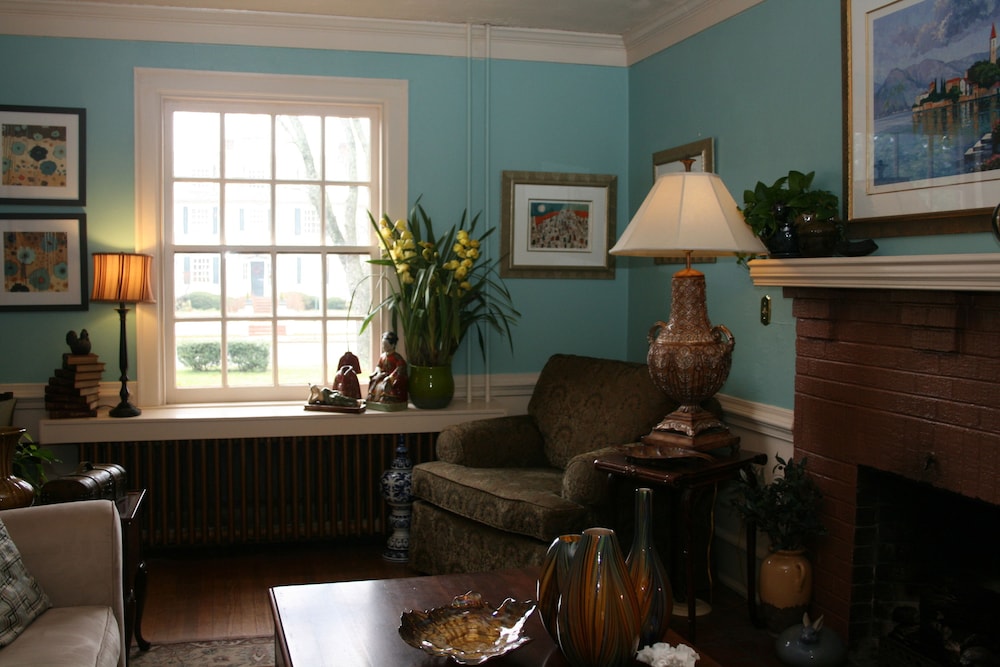 Williamsburg Manor B&amp;B 27/50