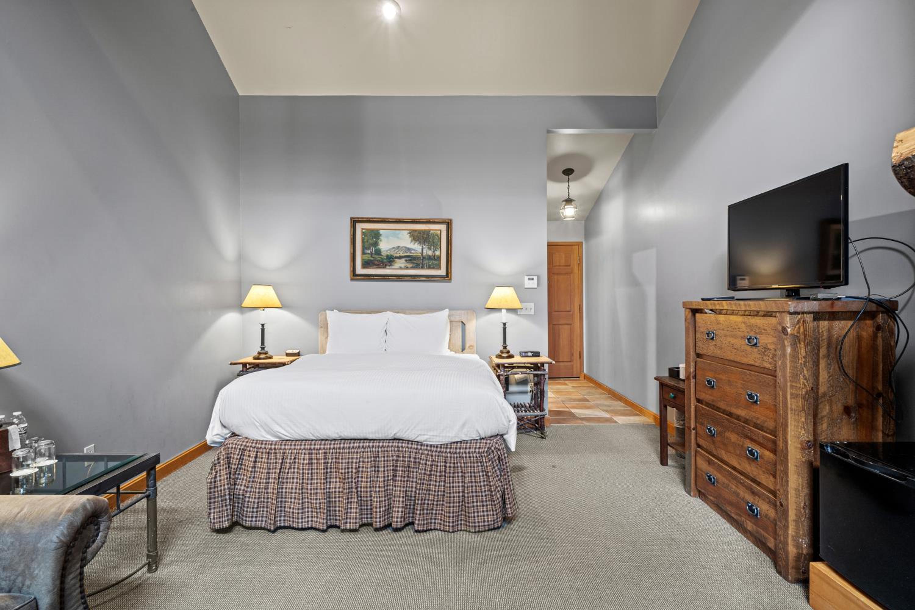 Cabin, Queen Bed, River Front