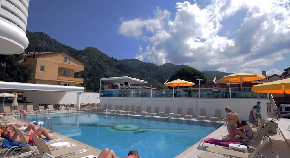 Idas Hotel - Adults Only 17/19
