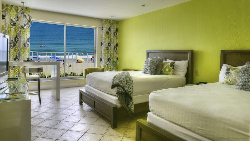 Blockade Runner Beach Resort 33/70