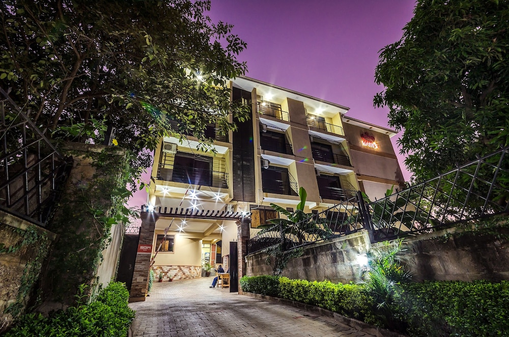Marie S Royale Hotel 3/50