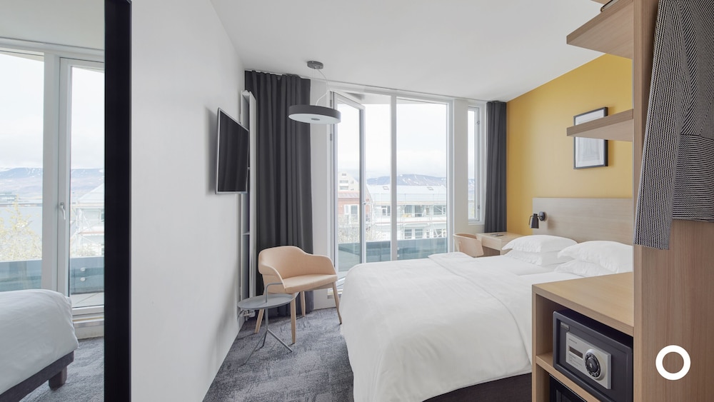 ROOM, DOUBLE OR TWIN BED, BALCONY