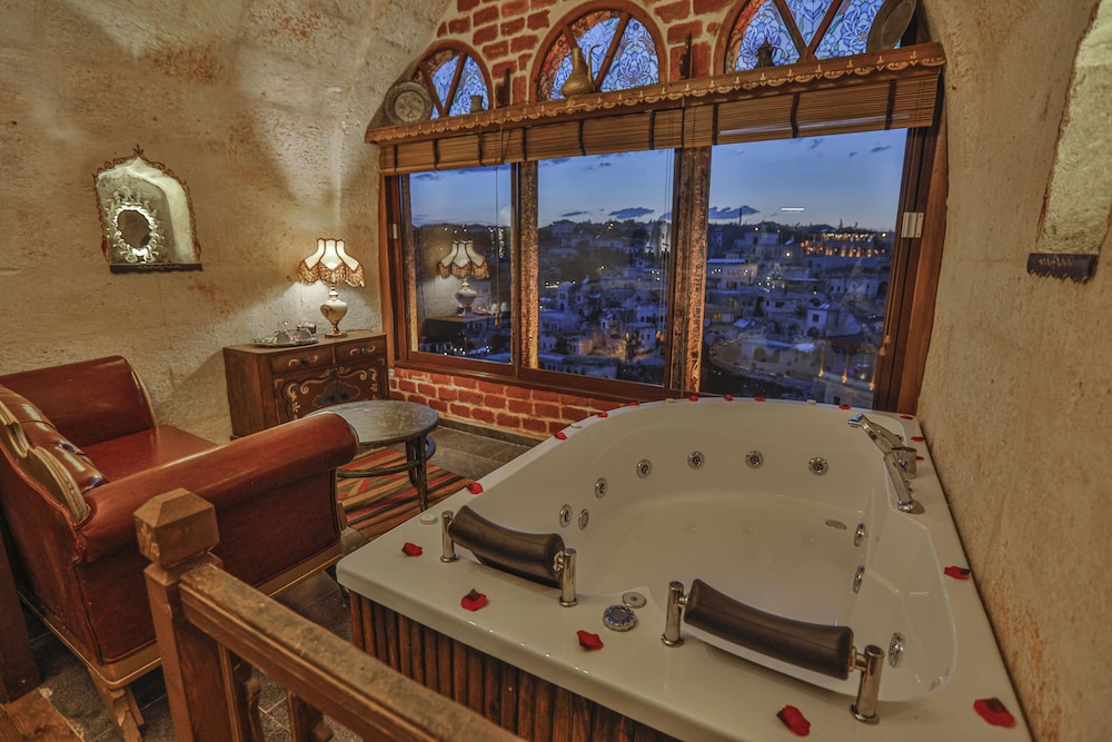Casia Cave Suites 36/50