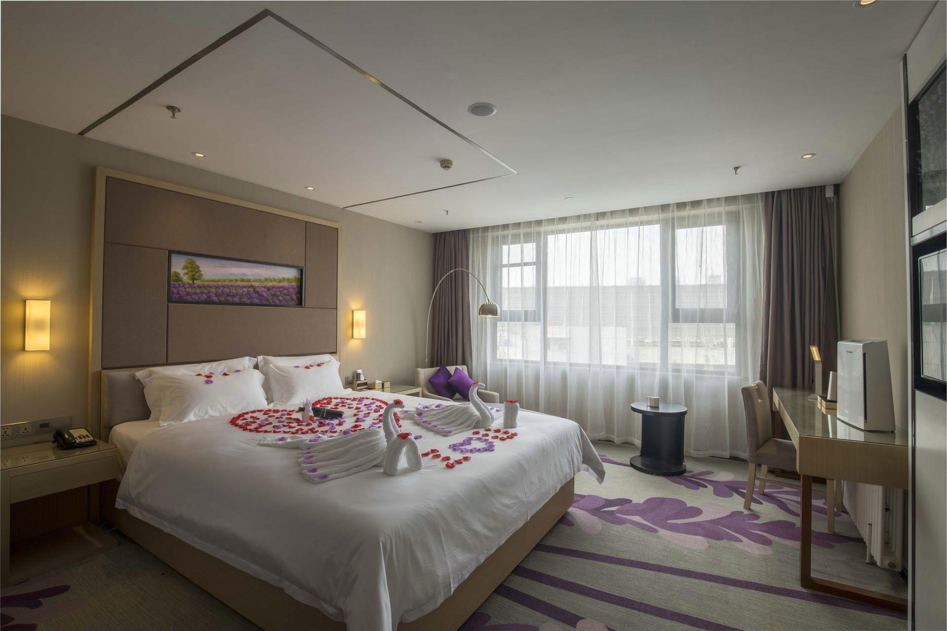 Leisure, King Bed