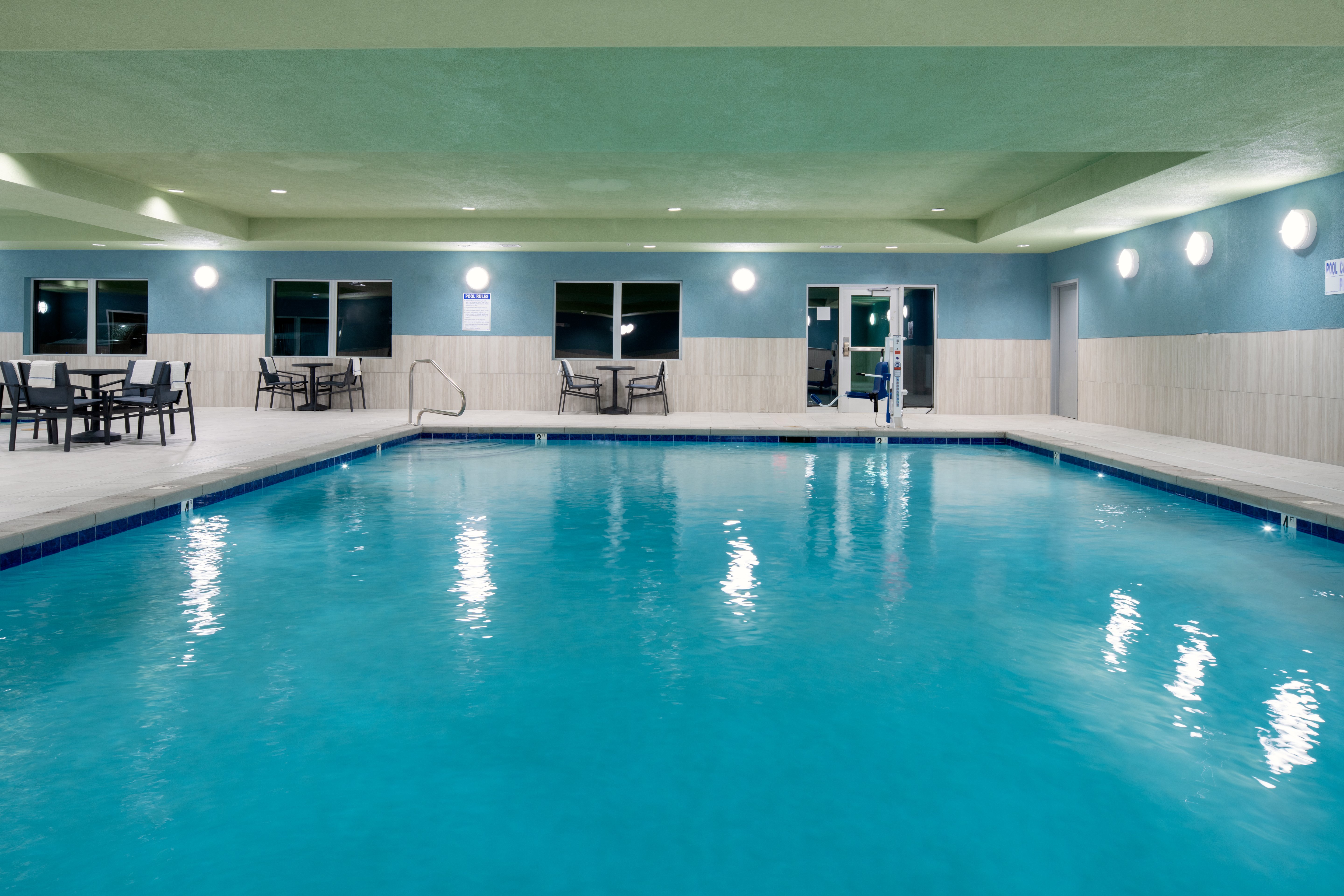 Holiday Inn Express & Suites - Bullhead City, an IHG Hote 5/51