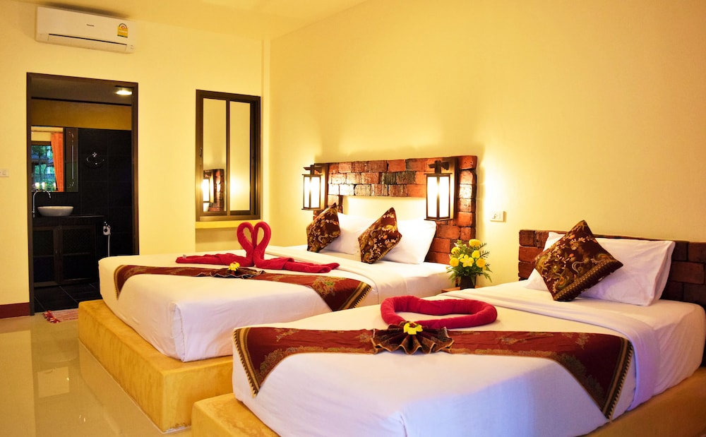 LANTA PEARL BEACH RESORT 35/78