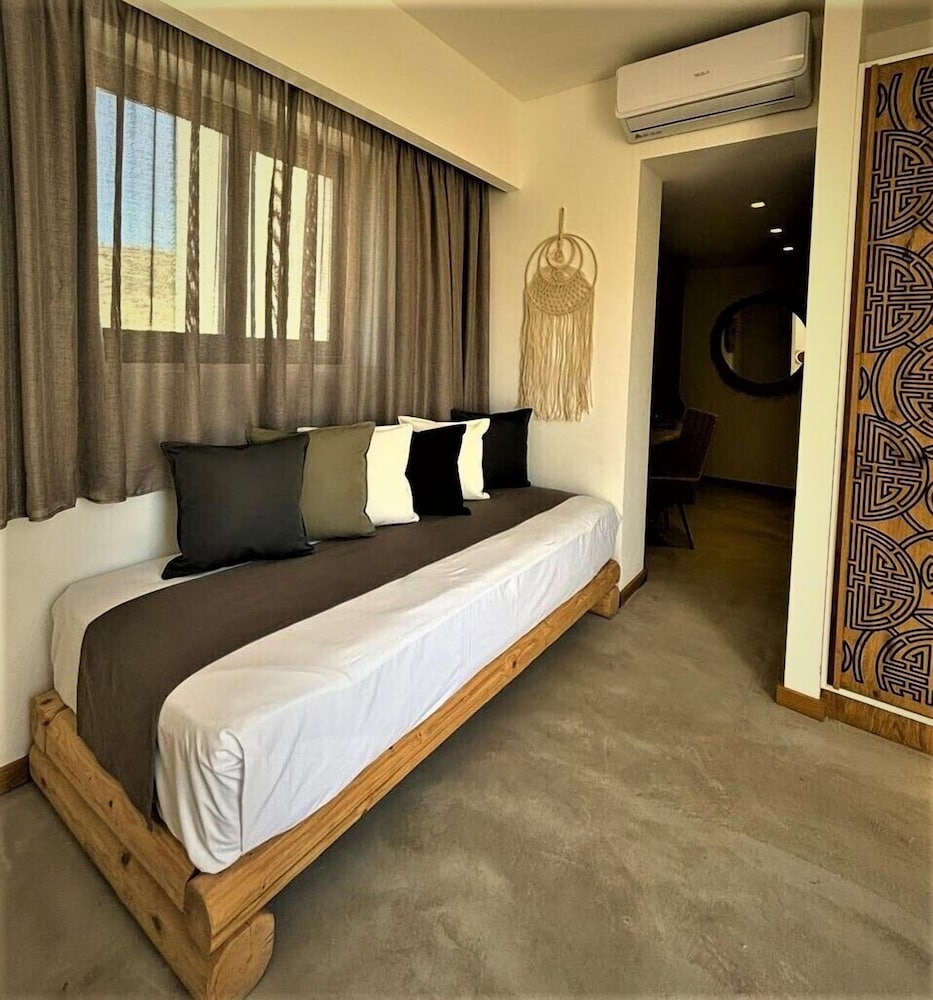 Helios Beach Hotel & Bungalows 18/48