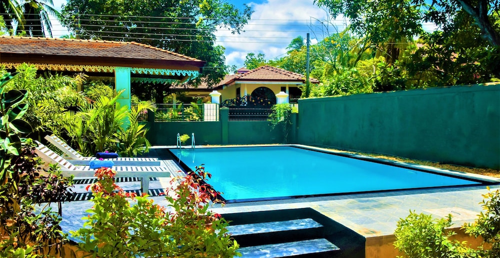 Emel Boutique Hotel 46/50