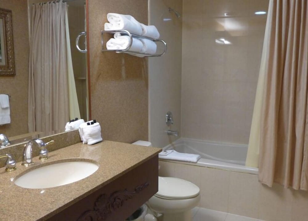 The Inn And Spa At East Wind 69/70