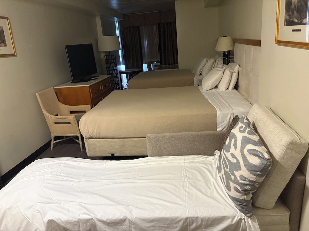 Airway Inn at LaGuardia 32/44