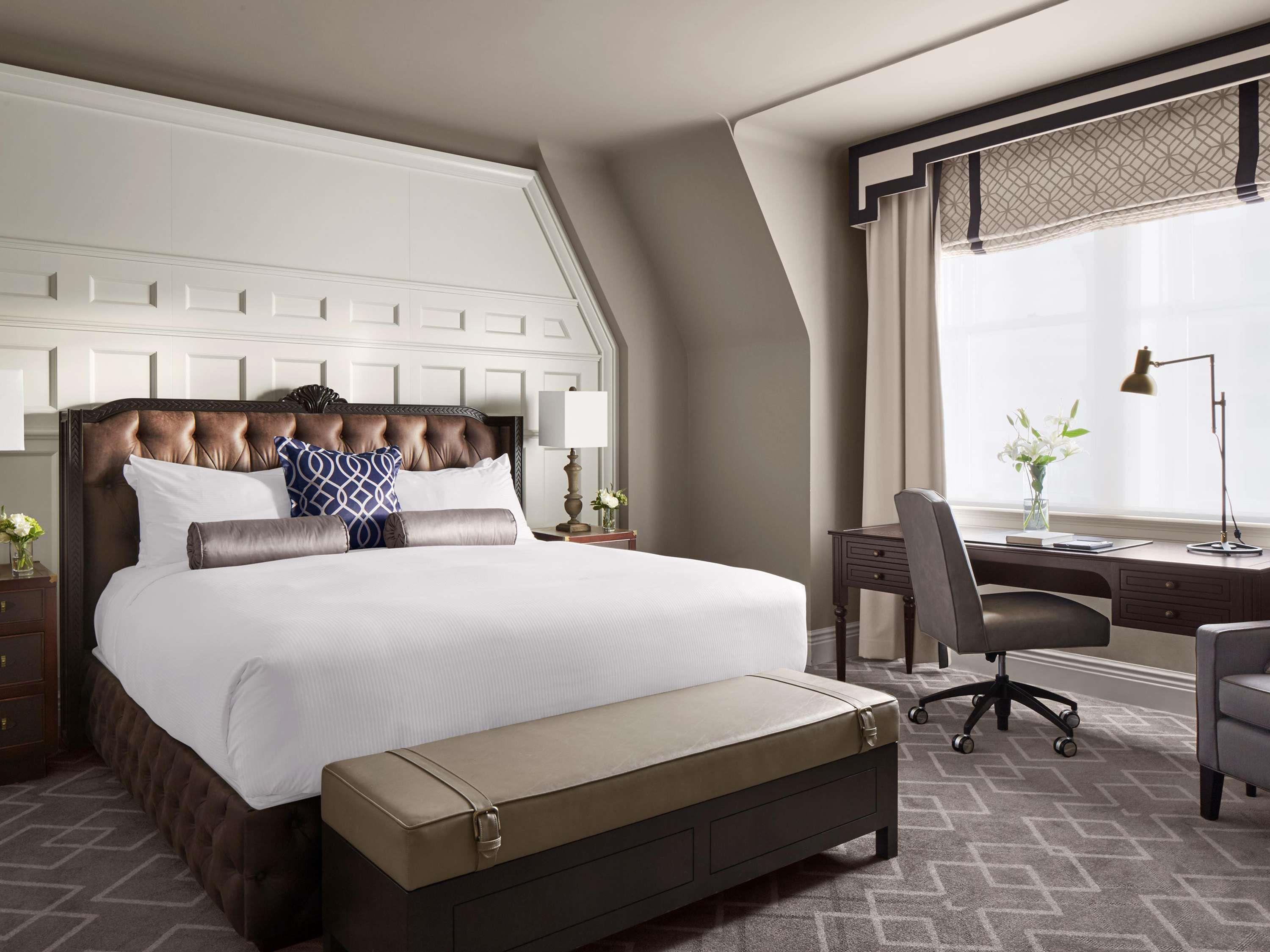 Fairmont Gold, River, King Bed, Valley View, Lounge Access