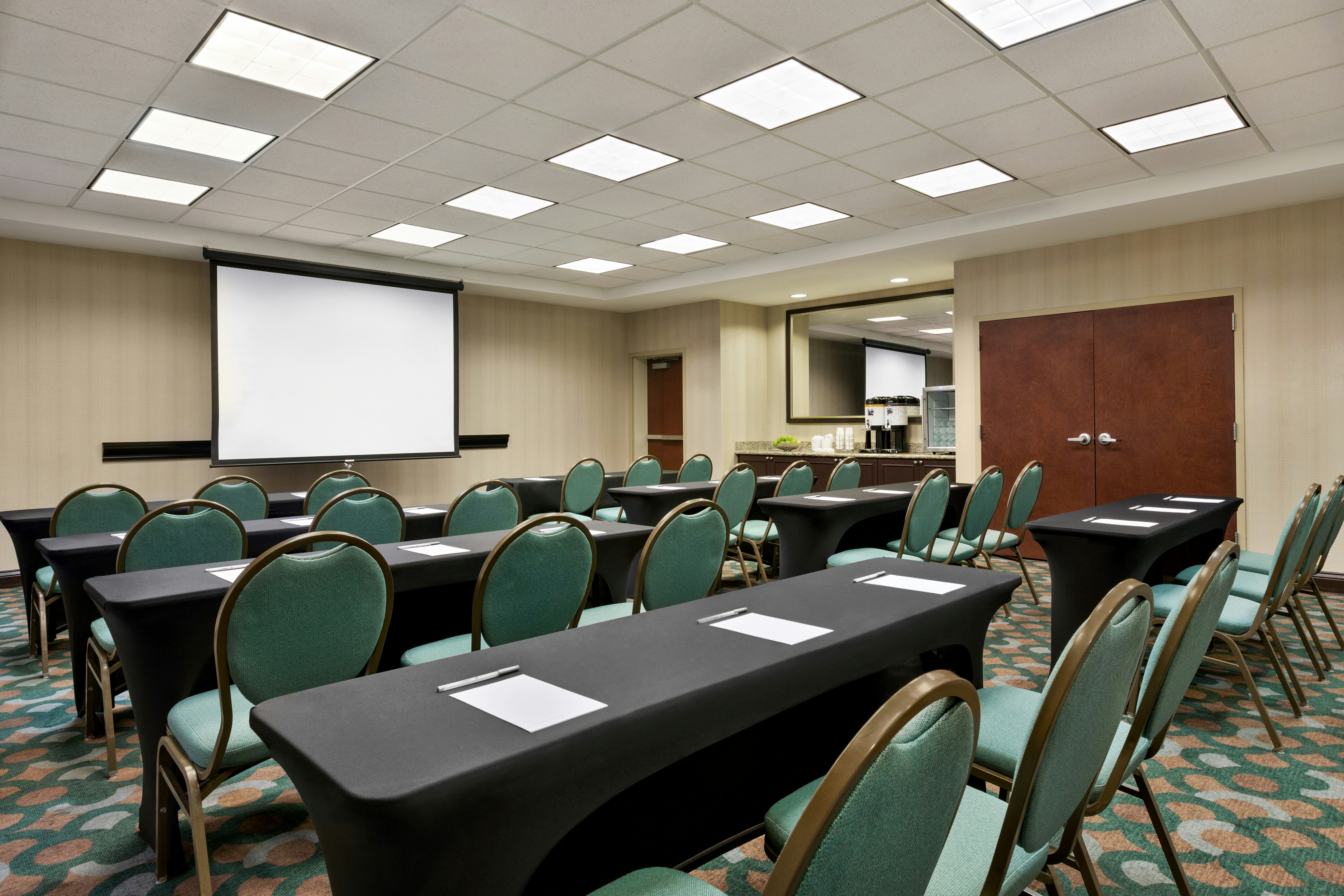 Hampton Inn & Suites Atlanta Airport West/Camp Creek Pkwy 32/41