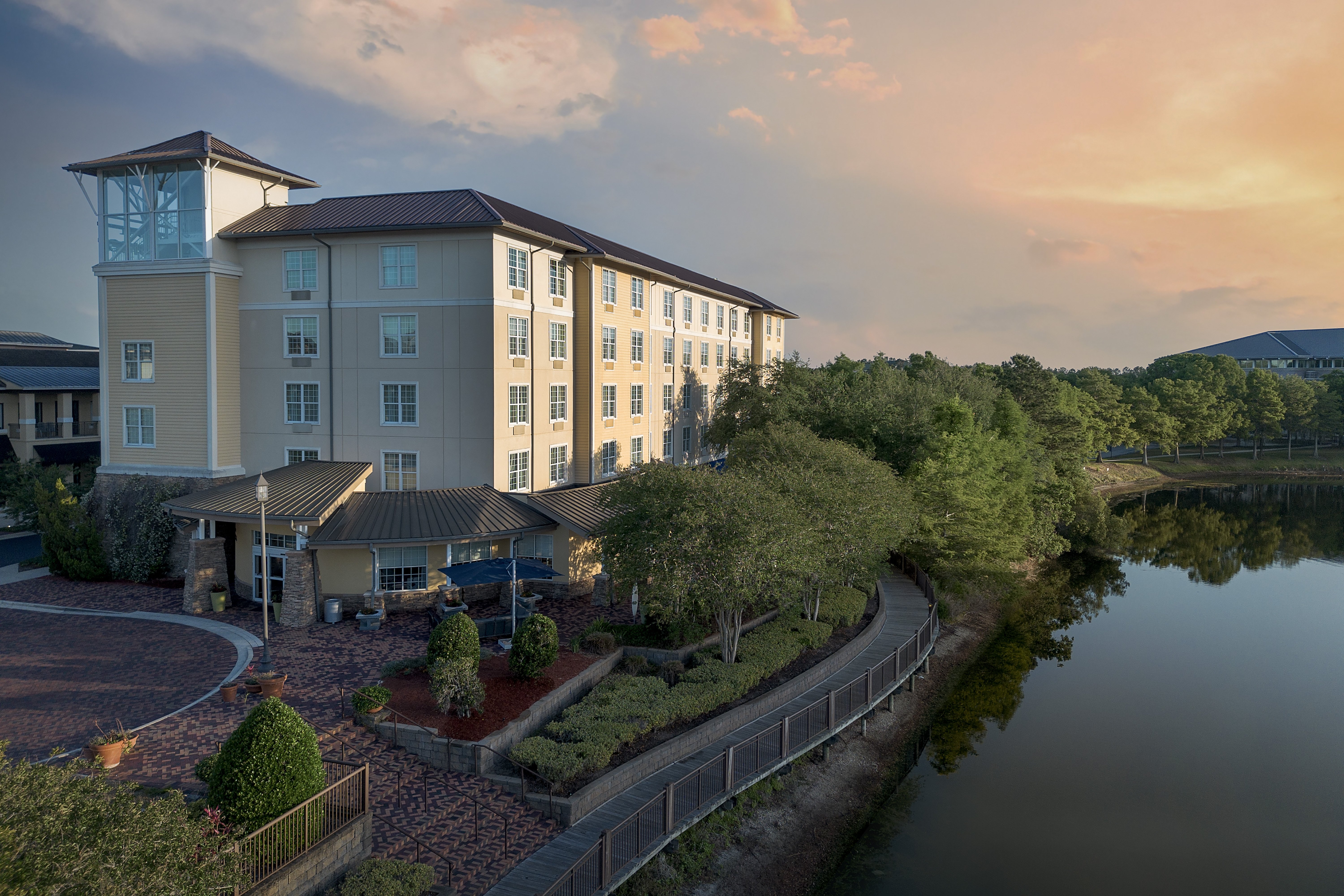 Hotel Indigo Jacksonville Deerwood Park 11/77