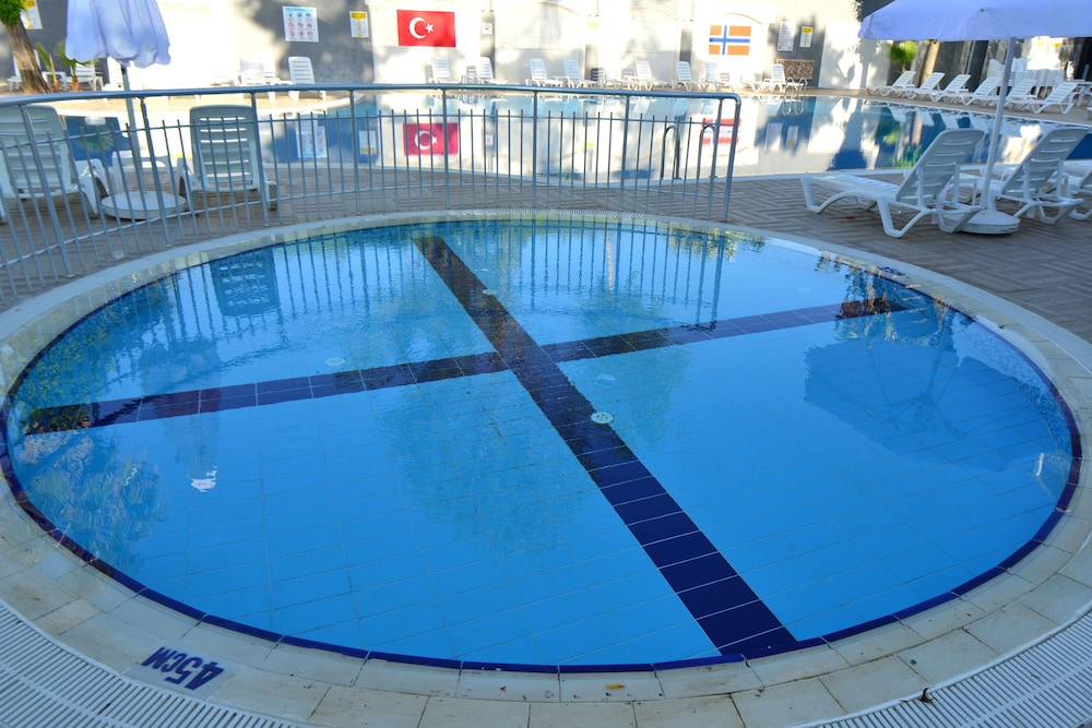 Q Ella Beach Hotel 59/71