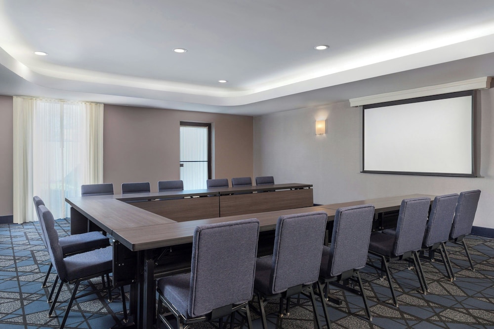 Courtyard By Marriott Providence Lincoln 36/50