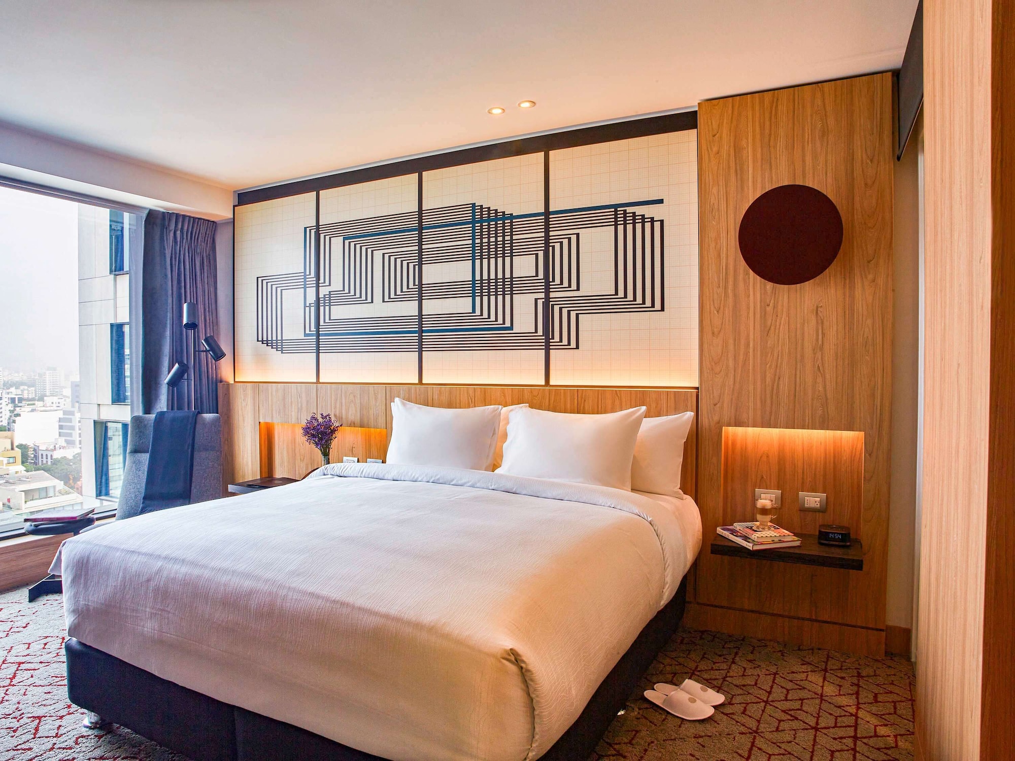 PREMIUM, DELUXE, KING BED, EXECUTIVE LOUNGE ACCESS