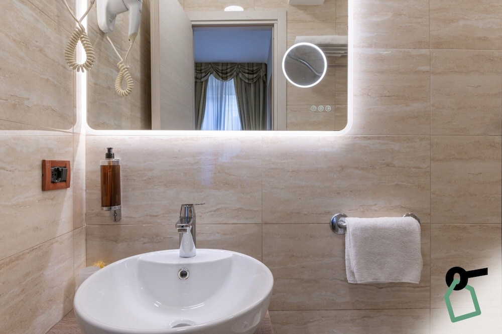 HOTIDAY Room Collection - Roma Porta Pia 43/50