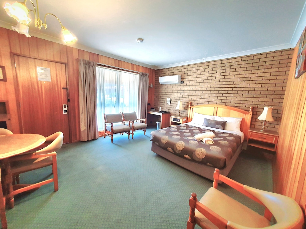 Golden Grain Motor Inn 20/54