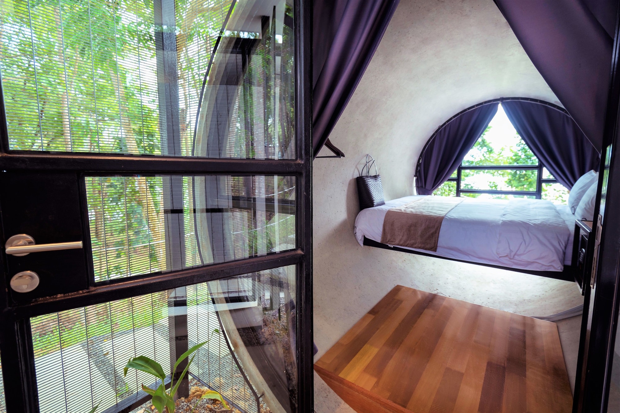 SUITE, SEA VIEW
