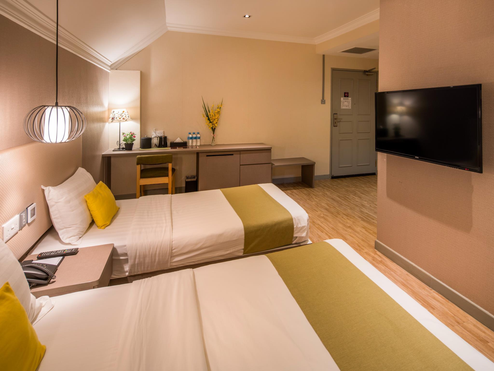 Superior, Family, 1 Queen and 1 Single Bed, No Window