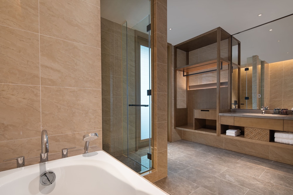C&D Hotel Xiamen Xiang’an 81/82