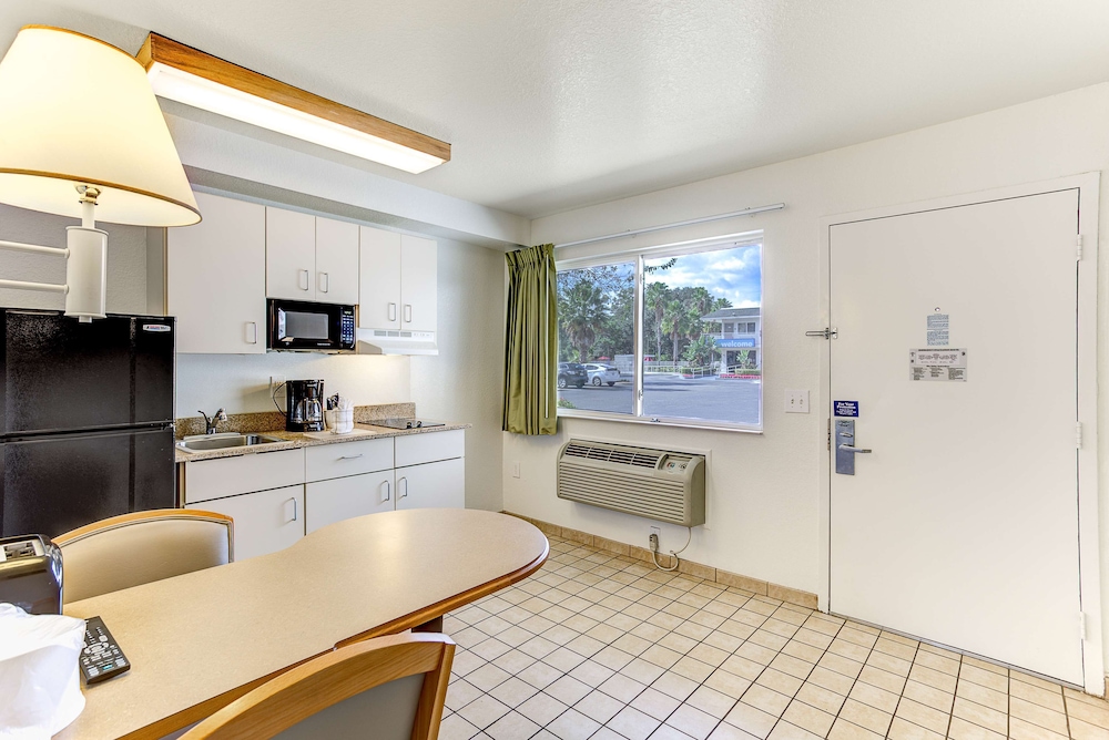 Studio 6 Extended Stay - Kissimmee, FL - Orlando 18/31