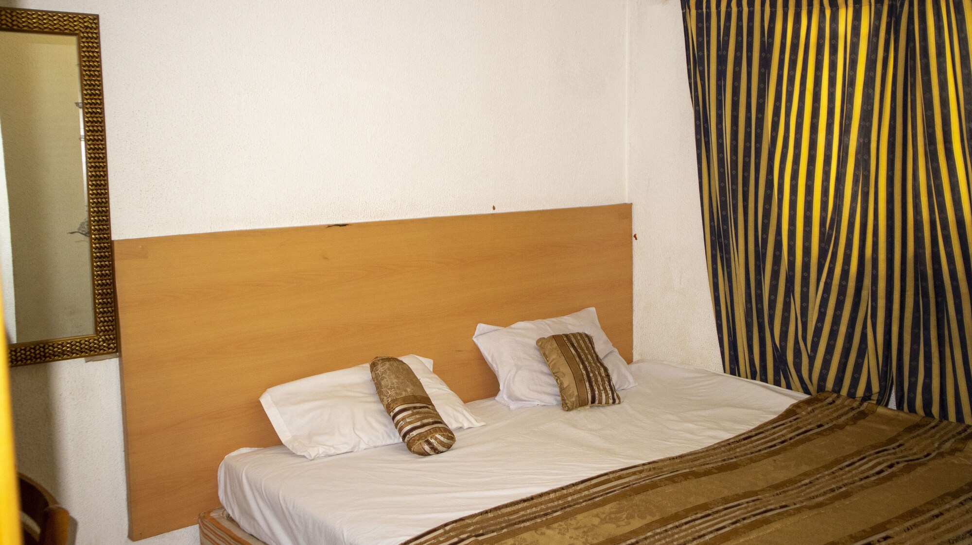 STANDARD, TWIN BEDS