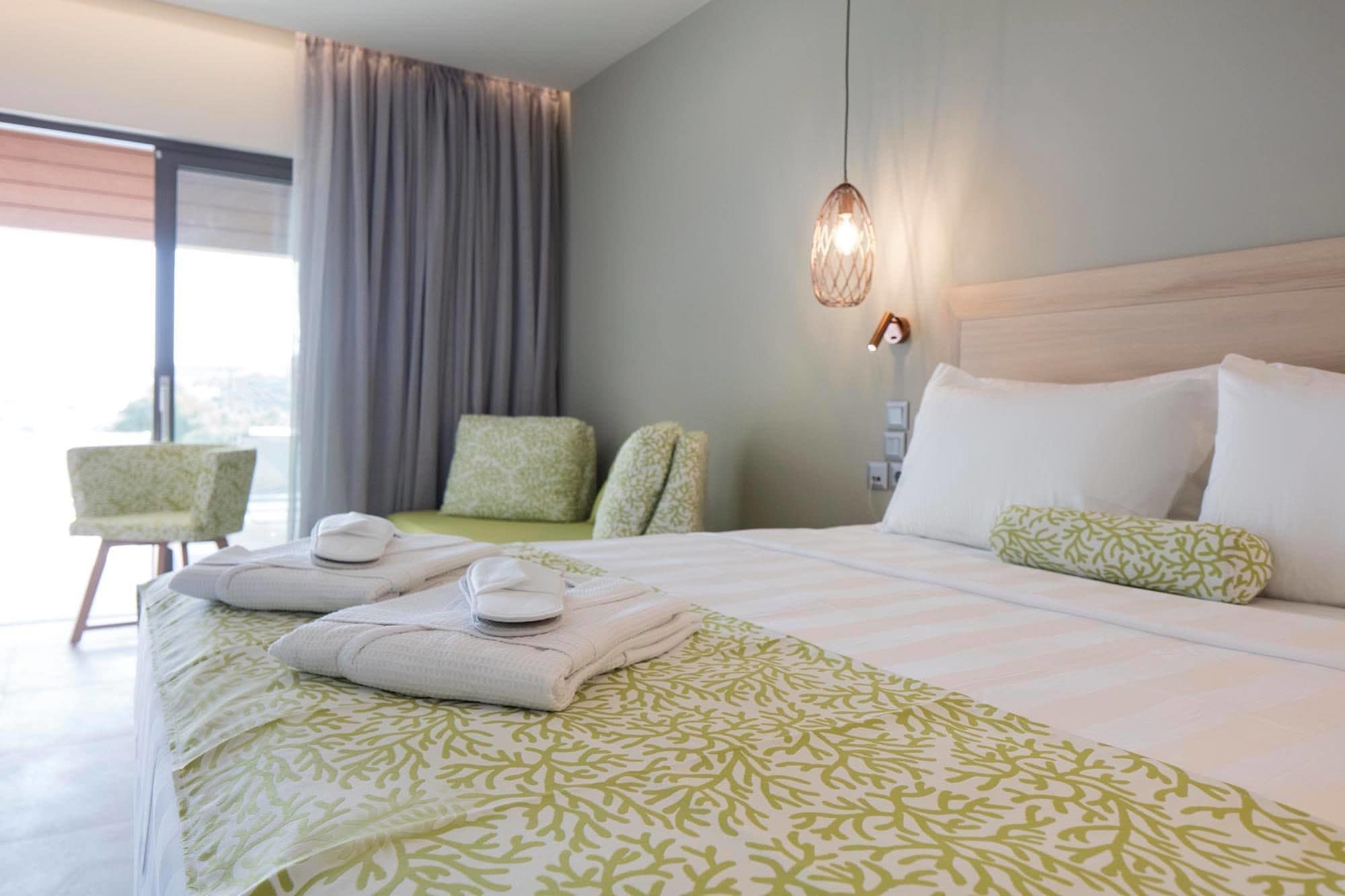 Deluxe, Queen Bed, Private Pool