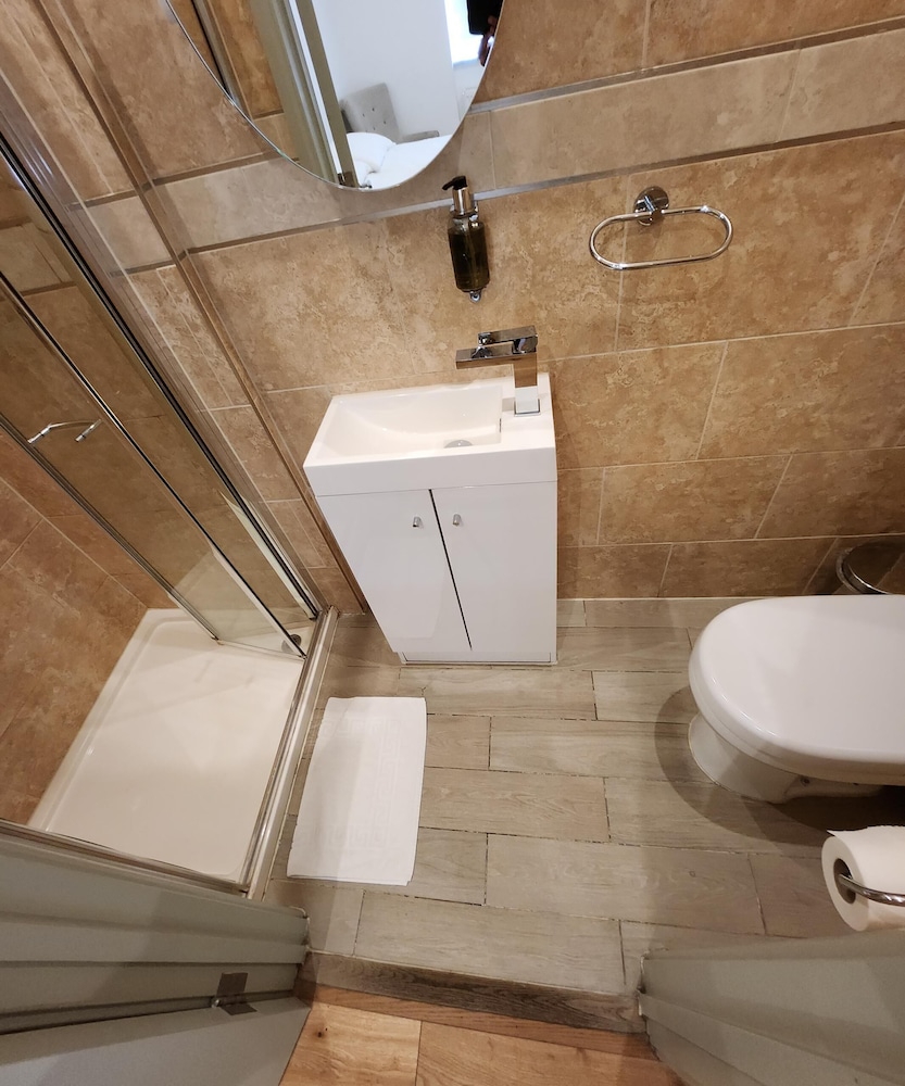Forest House Hotel 36/44