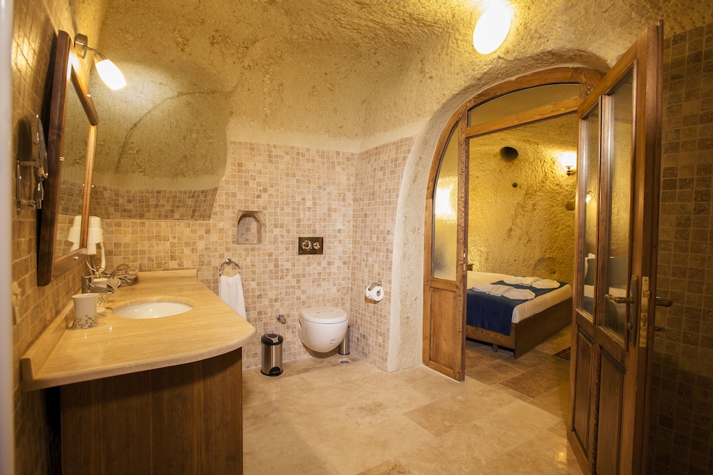 جناح تنفيذي، Magic Cave House 6/8
