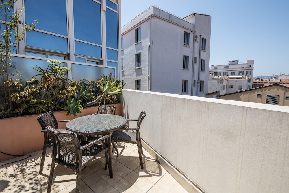 Cannes Croisette Prestige Apparthotel 15/50