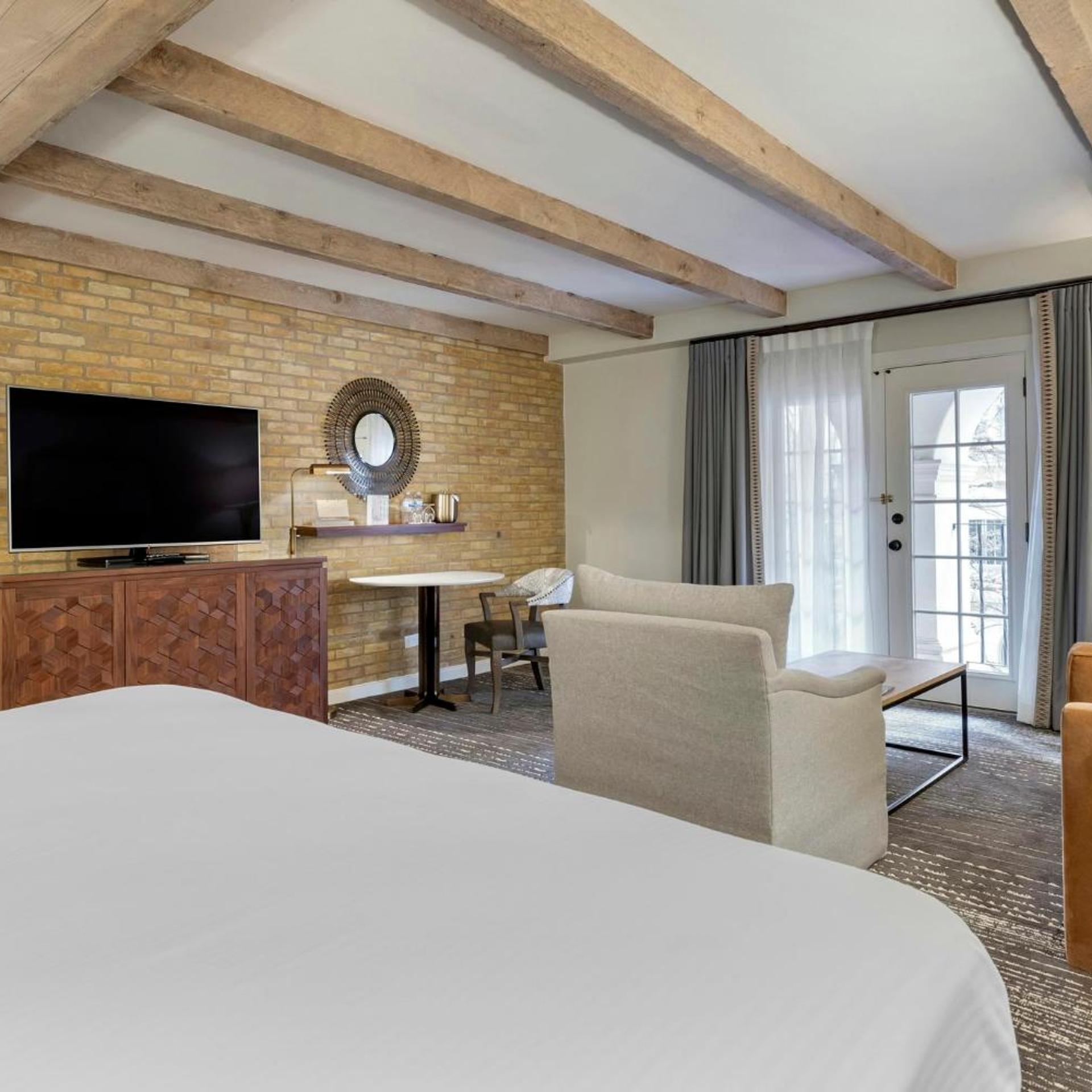 Ambassador, King Bed, River View, Balcony