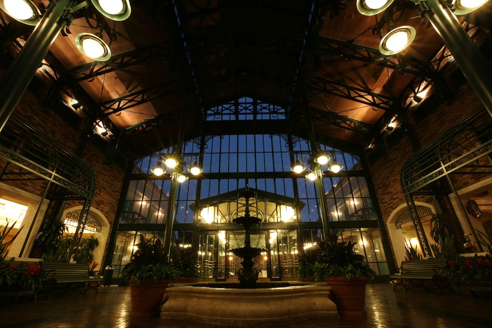 Disneys Port Orleans Resort French Quarter 2/50