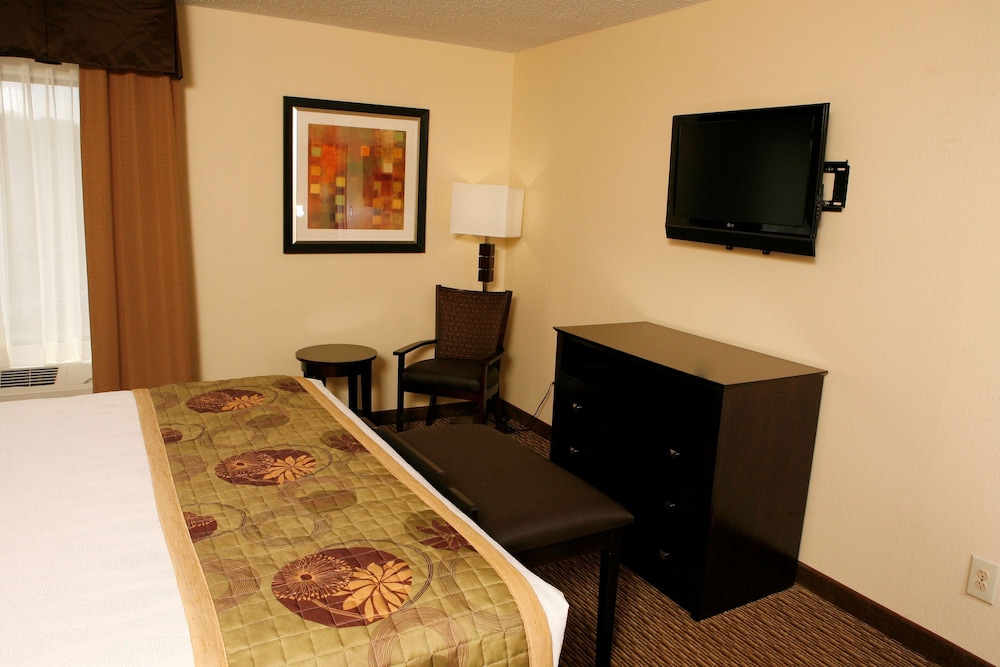 Best Western Plus Goldsboro 16/32