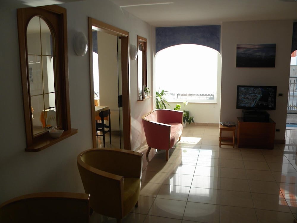 Hotel Eliani 33/47